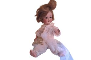 Porzellan-Puppe