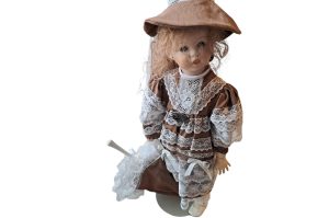 Porzellan-Puppe