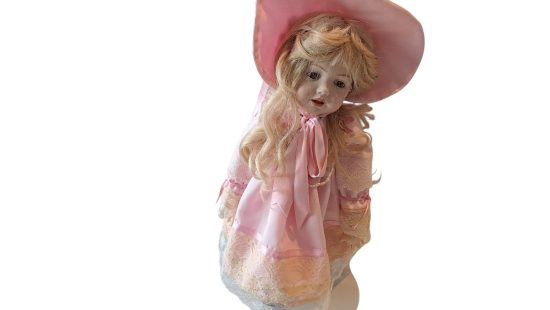 Porzellan-Puppe