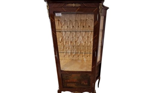Vitrinenschrank