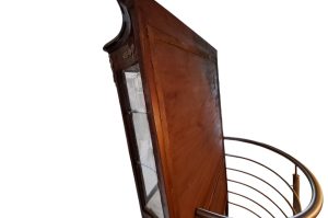 Vitrinenschrank