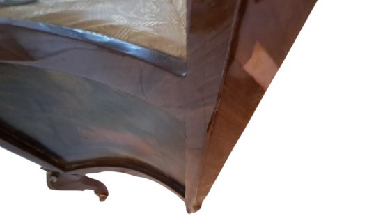 Vitrinenschrank