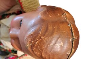 Historische Pappmache-Puppe