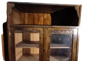 Vitrinenschrank