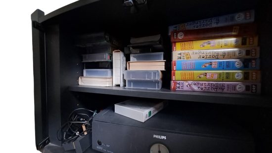 TV-Gerät mit Phonoschrank 1 OG
