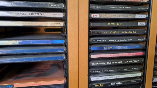 CDs mit Regal 1 OG