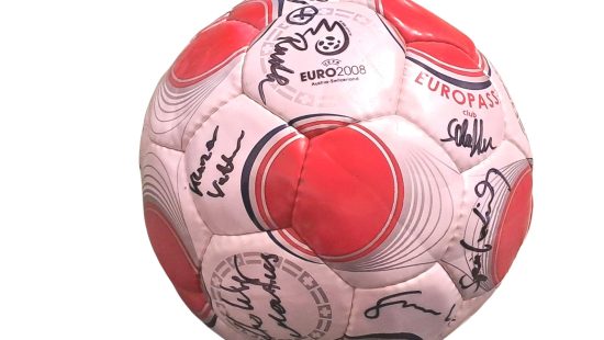 Fußball mit Signaturen 1 OG