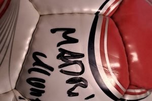 Fußball mit Signaturen 1 OG