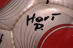 Fußball mit Signaturen 1 OG