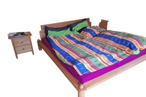 Doppelbett mit Nachtkästchen SZ1OG