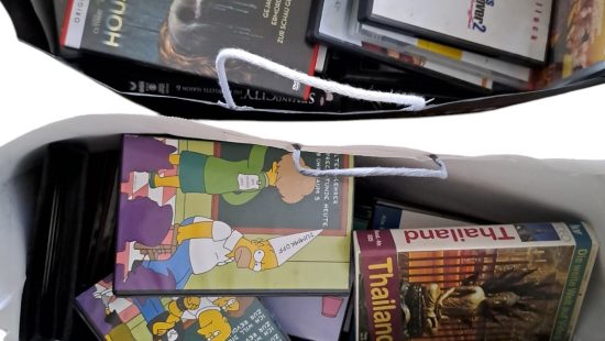 VHS und DVDs EGZ1