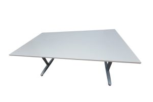 Schreibtisch
