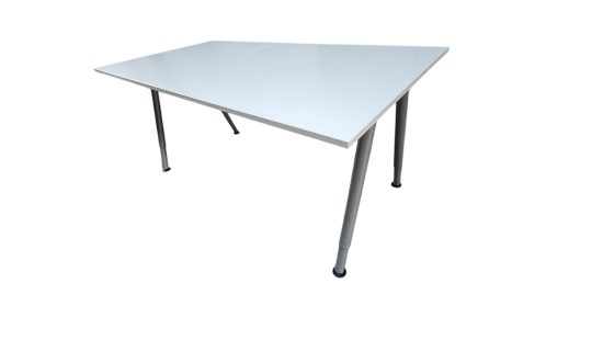 Schreibtisch