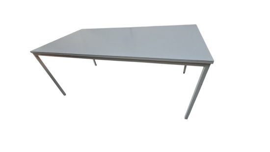 Schreibtisch