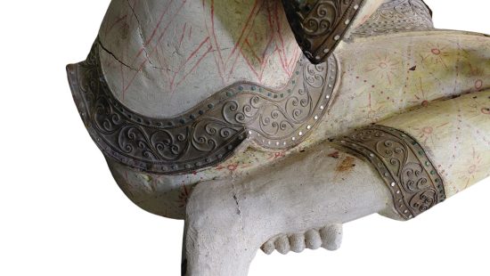 Asiatische Holzstatue