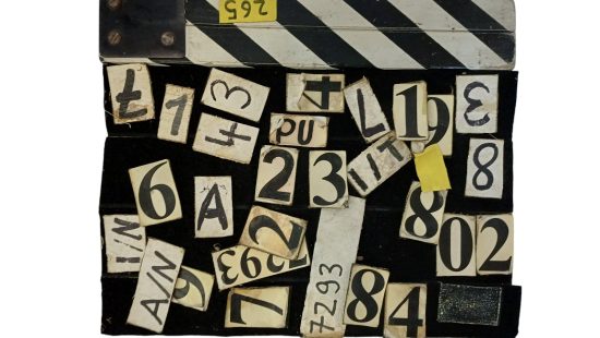 Filmklappe mit Brandspuren