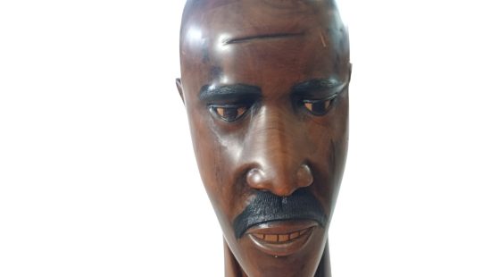 Holzbüste von Otto Retzer