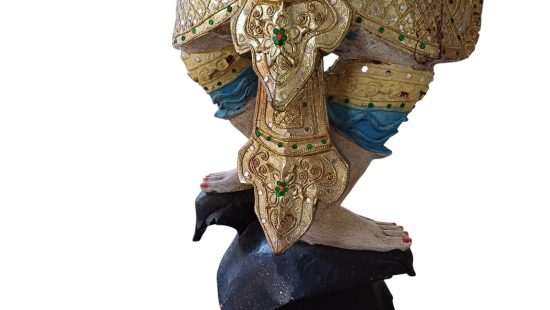 Asiatische Holzstatue