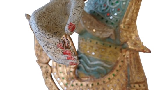 Asiatische Holzstatue