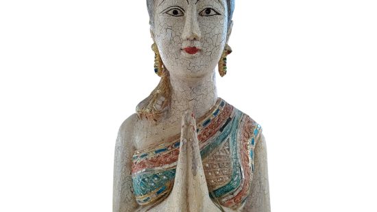 Asiatische Holzstatue