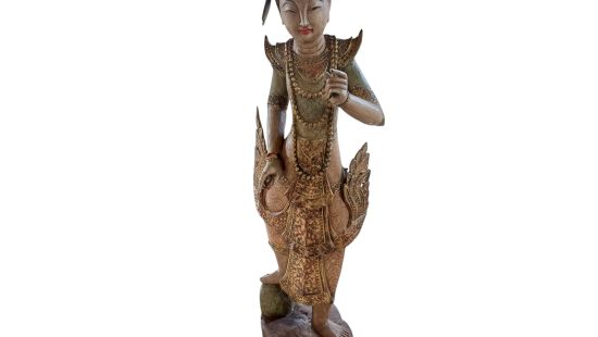 Asiatische Holzstatue