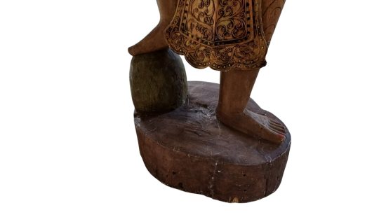 Asiatische Holzstatue