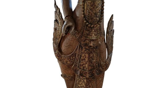 Asiatische Holzstatue