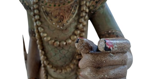 Asiatische Holzstatue