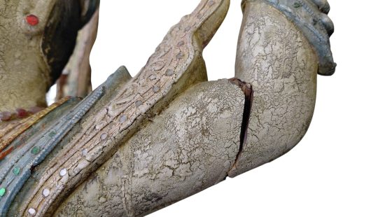 Asiatische Holzstatue