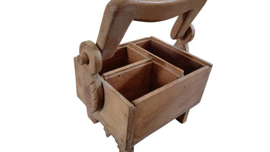 Afrikanisches Holzgefäß