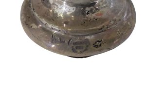 Silberner Eierbecher