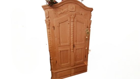 Bauernschrank