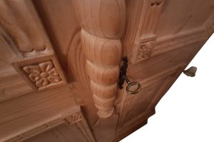 Bauernschrank