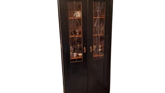 Vitrinenschrank