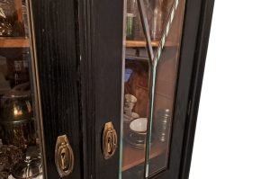 Vitrinenschrank