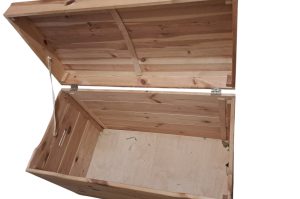 Holztruhe