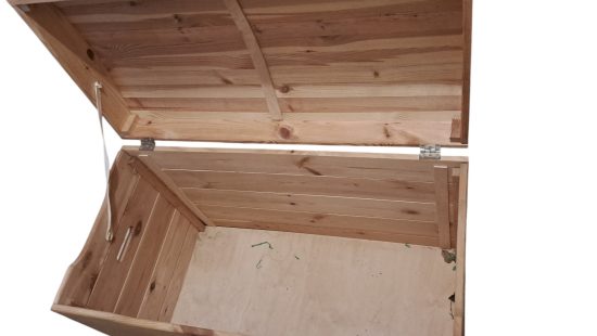 Holztruhe