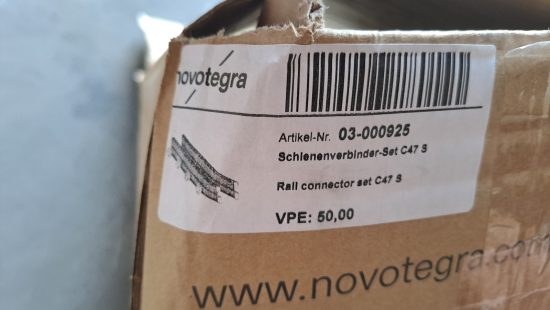 Paletteninhalt mit Montagematerial