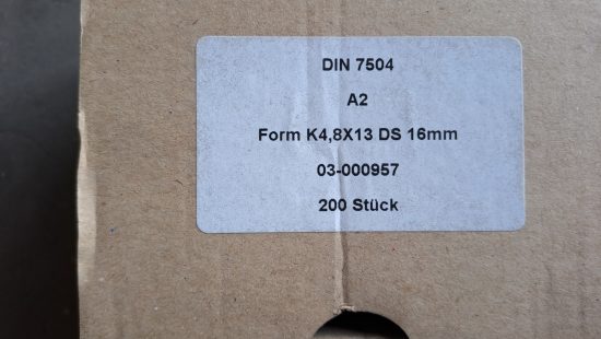 Paletteninhalt mit Montagematerial