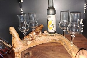 Holzdeko mit Alkohol