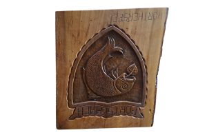 Holzschnitzerei R