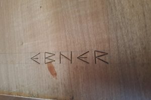 Holzschnitzerei R