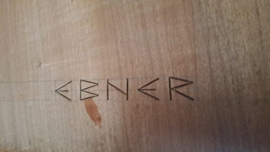 Holzschnitzerei R