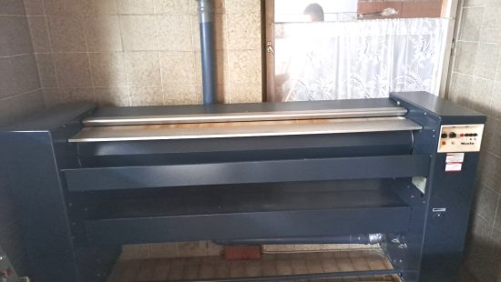 Bügelmaschine A