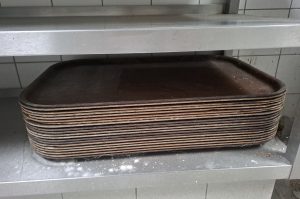 Serviertabletts KÜ