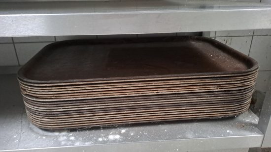 Serviertabletts KÜ