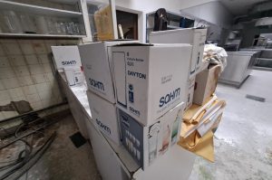 Diverse Gläser KÜ