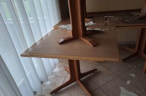Tische R