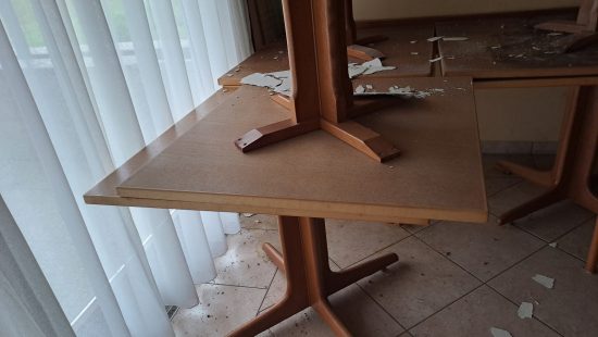 Tische R