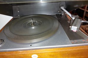 Retro-Plattenspieler R3